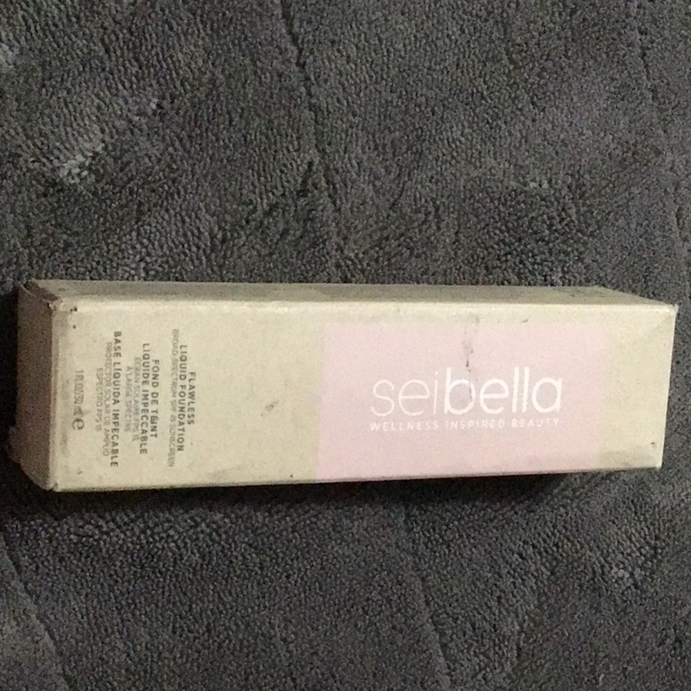 Sei Bella flawless liquid foundation 1 oz Color 120W new box